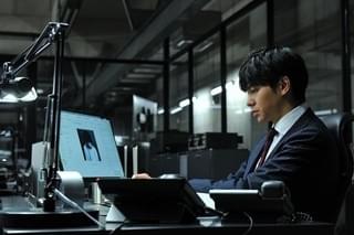 PC画面に浮かび上がる8年ぶりのL「デスノート(2006)」