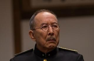 橋爪功は網走刑務所の所長役に「白夜行」