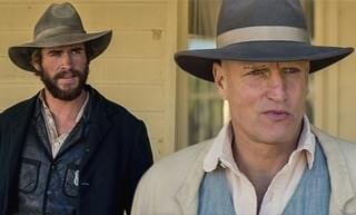 ウッディ・ハレルソンが不気味な説教師を怪演!「ある決闘 セントヘレナの掟」