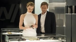 「ウエストワールド」シーズン1よりタルラ・ライリー(左)「ダークナイト」