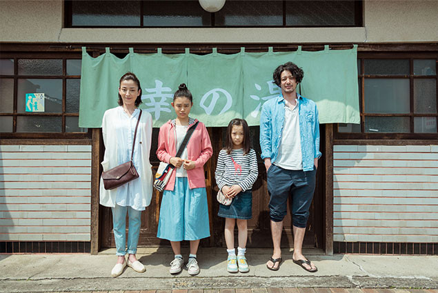 （左から）熱いきずなで結ばれた家族に扮した宮沢、杉咲花、伊東蒼、オダギリジョー